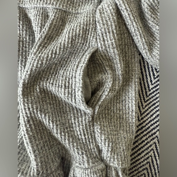 Cat & Jack Toddler Girl Waffle Knit Dress | Size 2T | Gray Long Sleeve Tiered - Picture 3 of 4